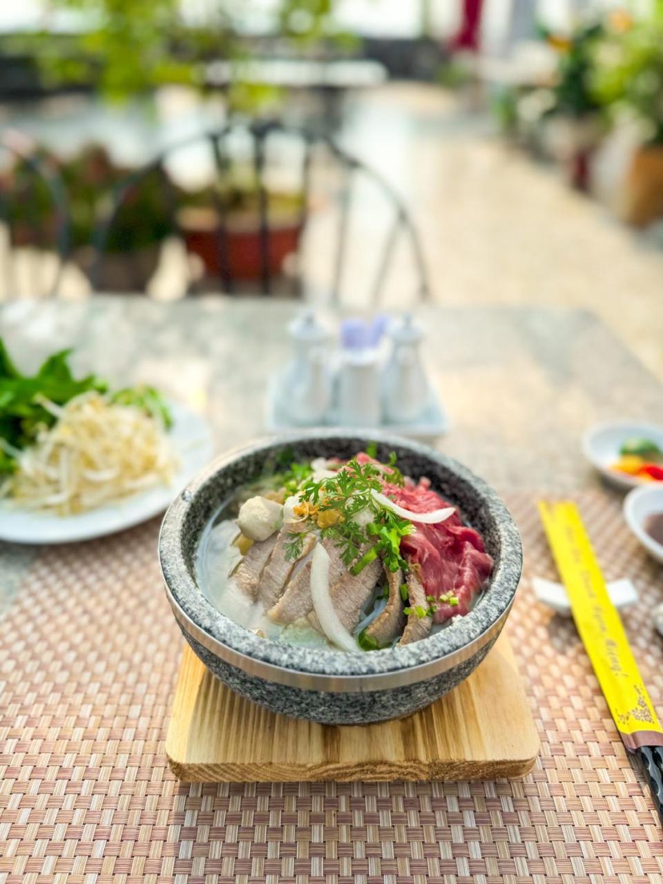 Hoa Binh 1 Hotel Long Xuyên Eksteriør billede