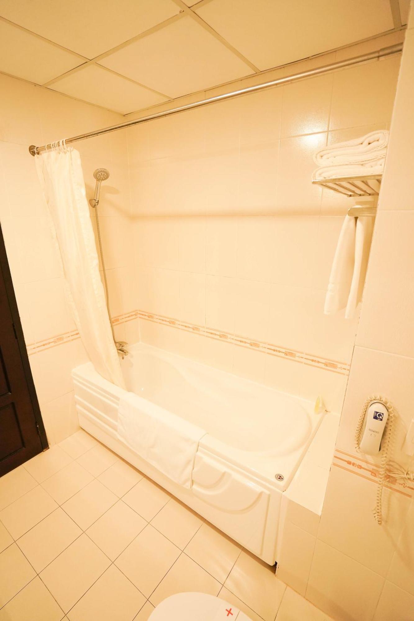 Hoa Binh 1 Hotel Long Xuyên Eksteriør billede