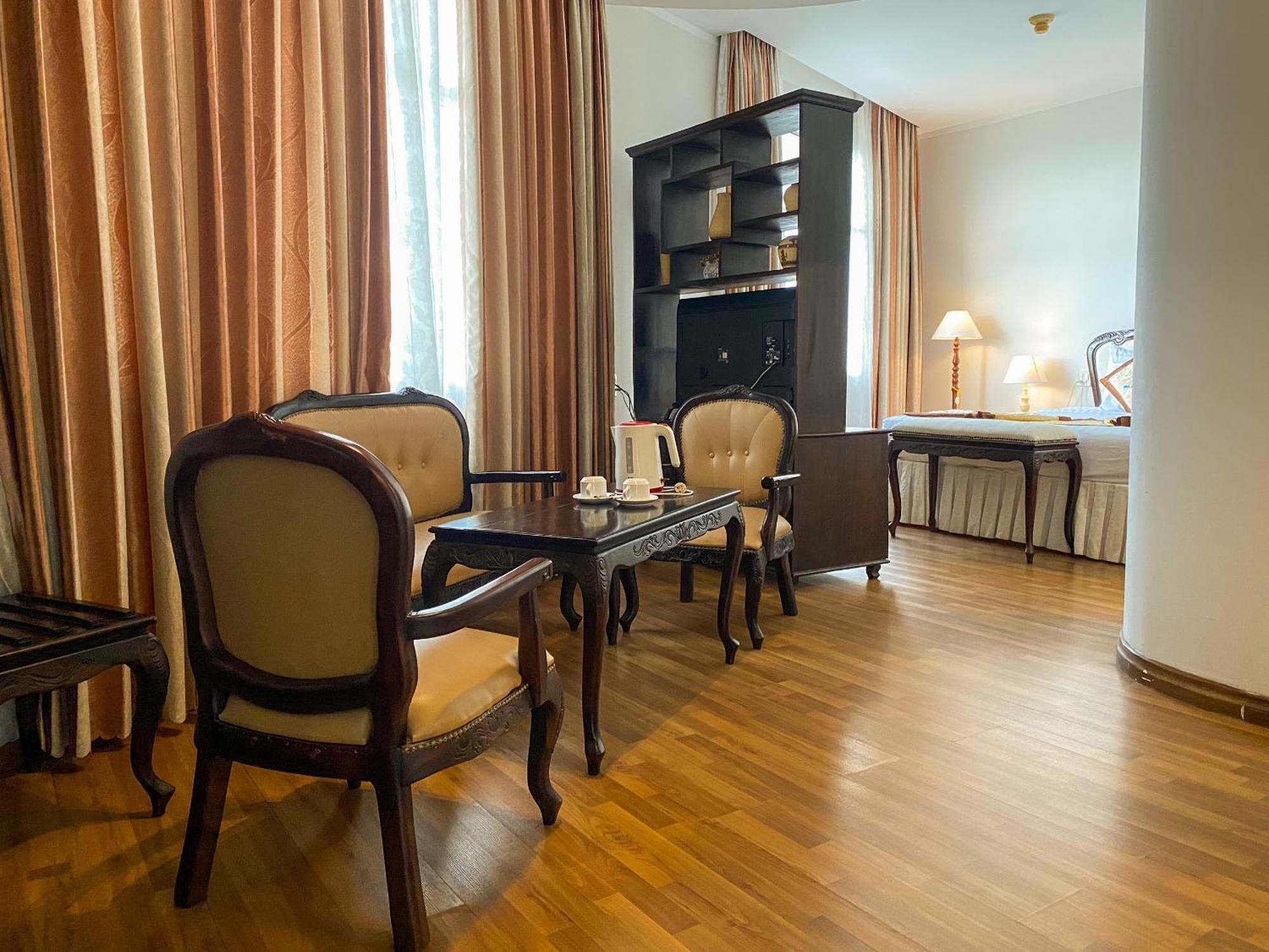 Hoa Binh 1 Hotel Long Xuyên Eksteriør billede