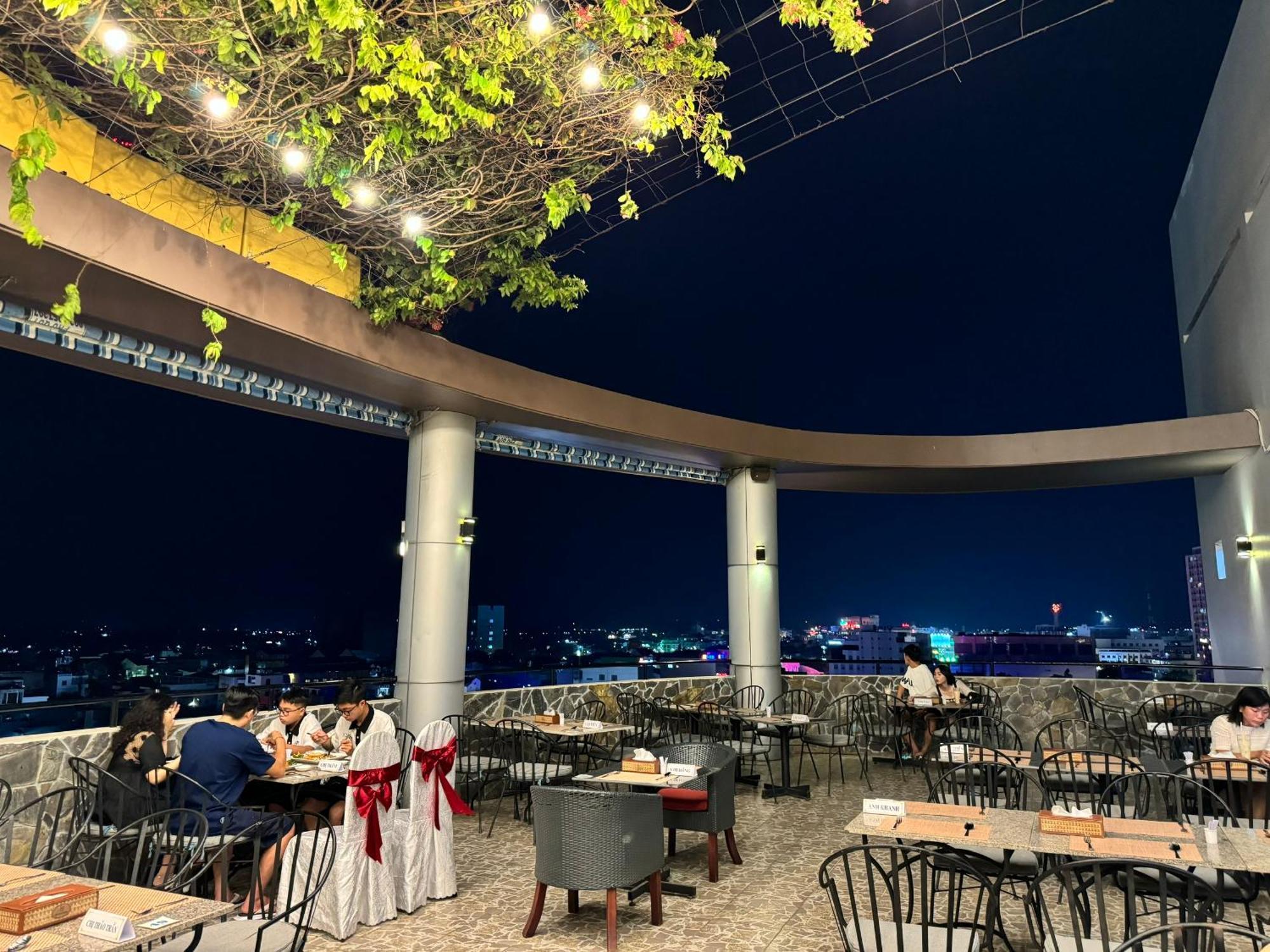 Hoa Binh 1 Hotel Long Xuyên Eksteriør billede